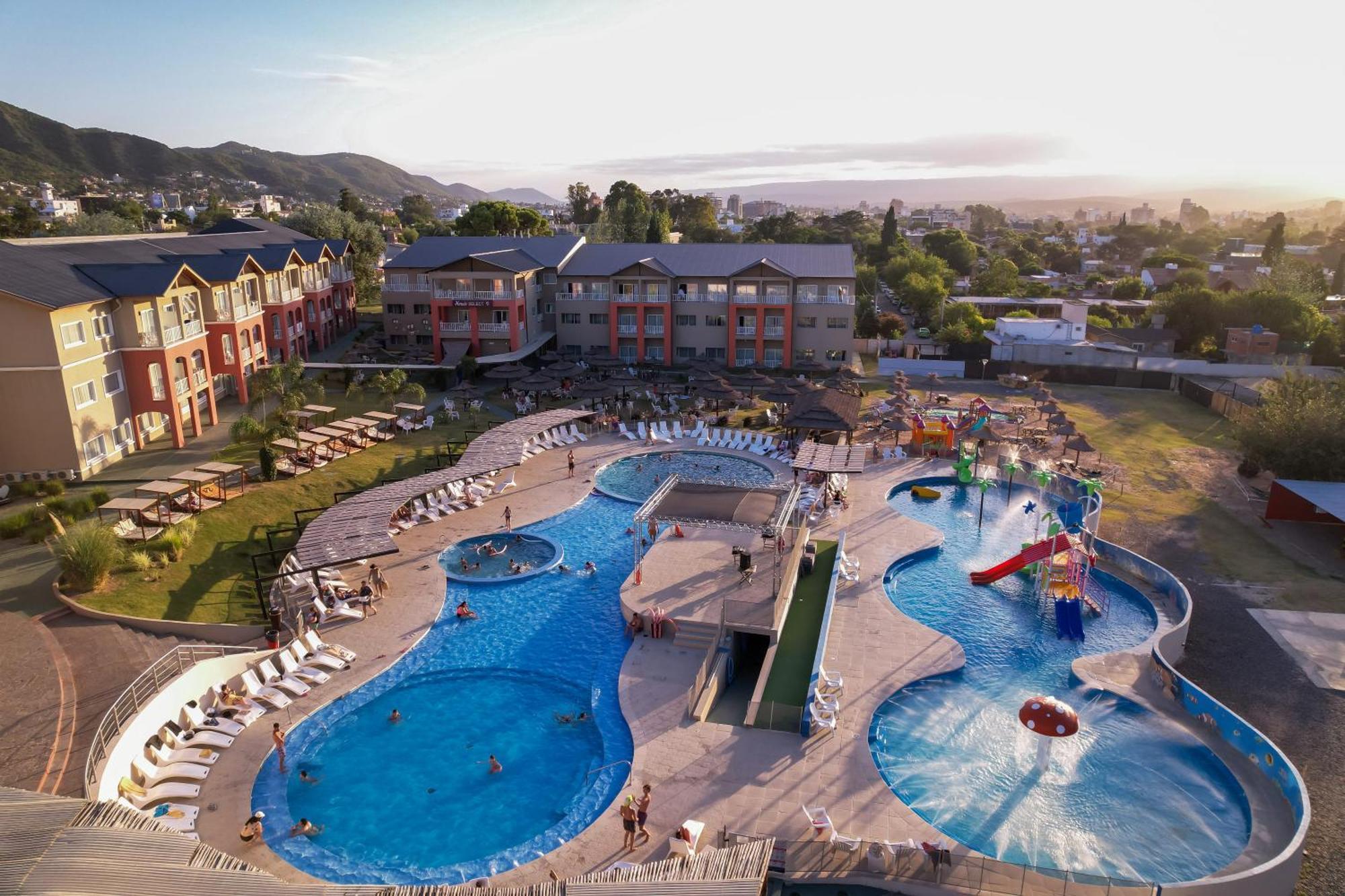 Howard Johnson Plaza Villa Carlos Paz Exterior photo