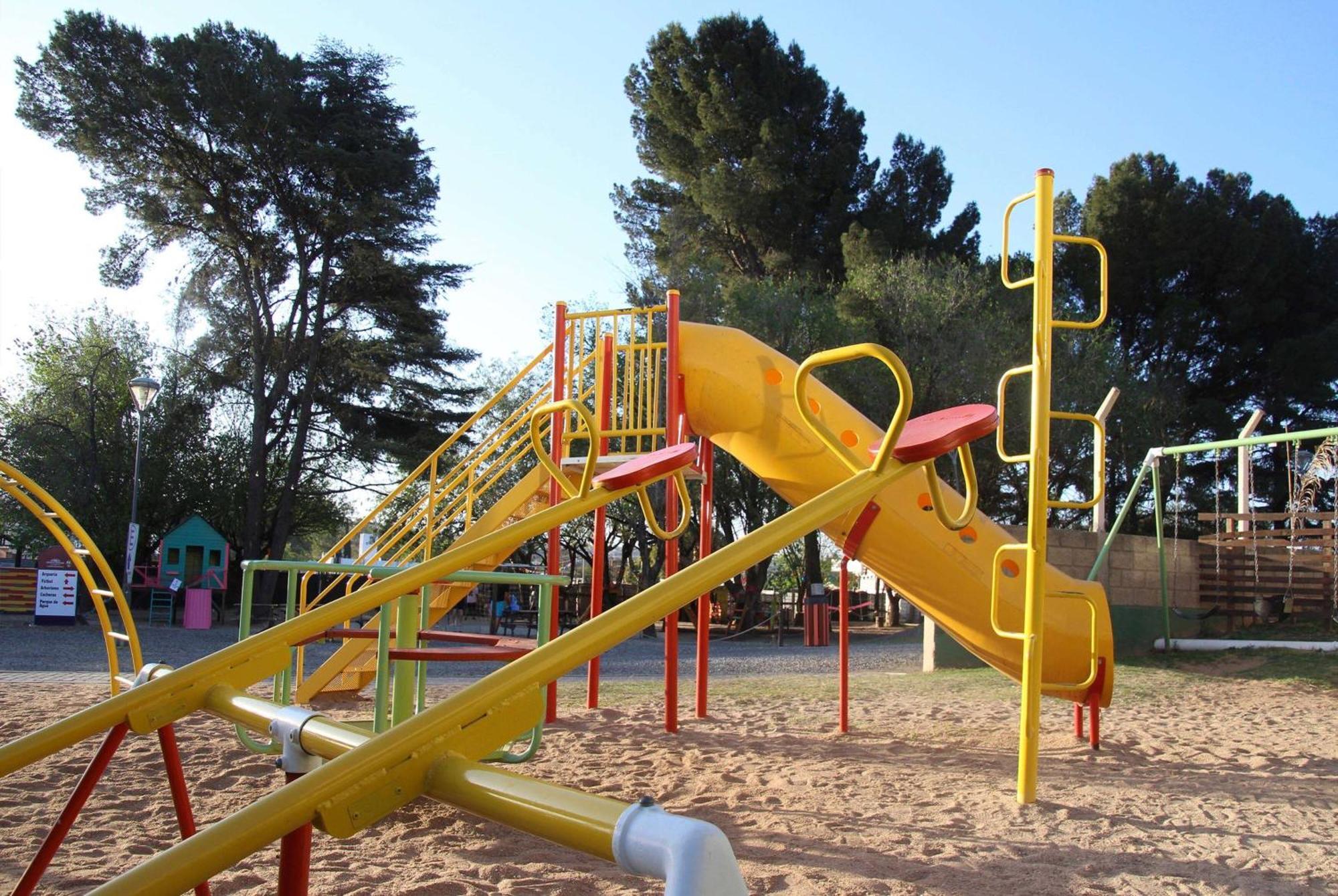 Howard Johnson Plaza Villa Carlos Paz Exterior photo