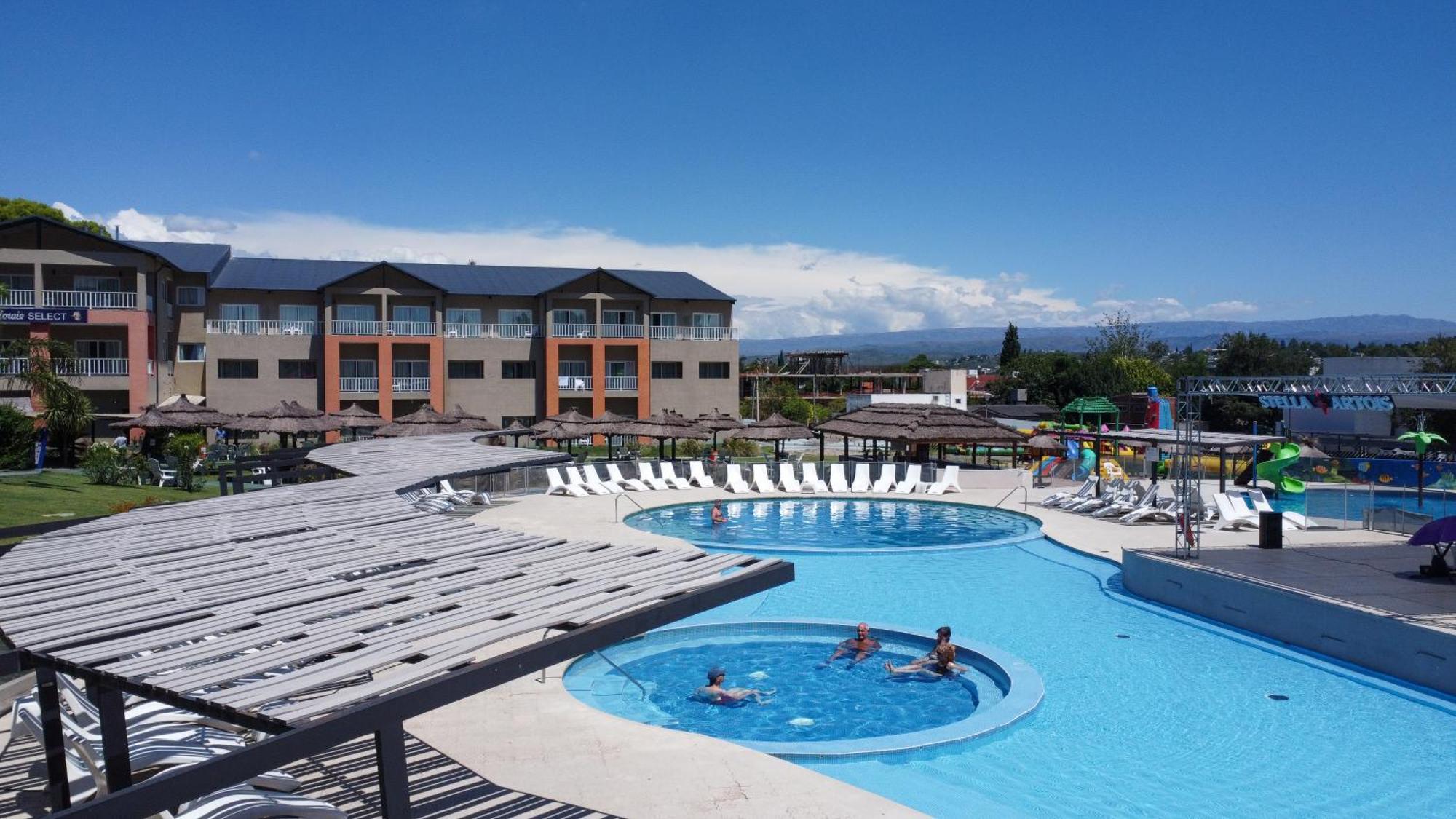 Howard Johnson Plaza Villa Carlos Paz Exterior photo